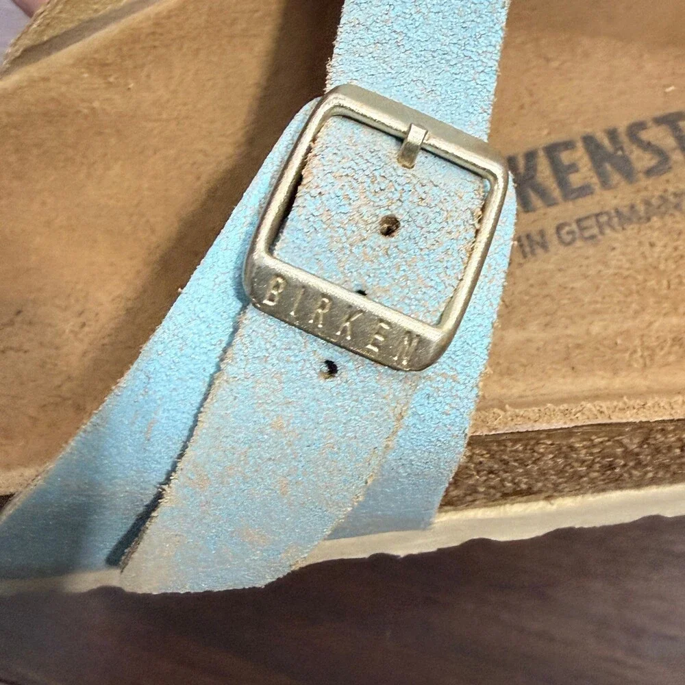 Birkenstock Gizeh Womens 39 US 8 Light Blue Metallic Crackle Leather Sandals - Picture 3 of 7